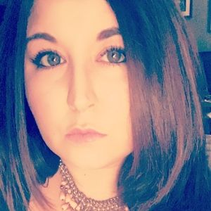 Meet your Posher, Elisha