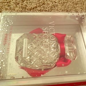 New 1.7 oz. VS Paris Perfume!