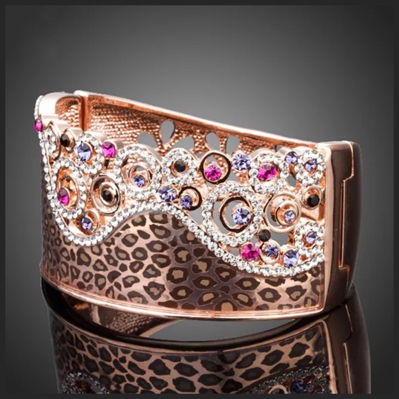 π Swarovski Crystals Freda Cuff Bracelet - Picture 2 of 3