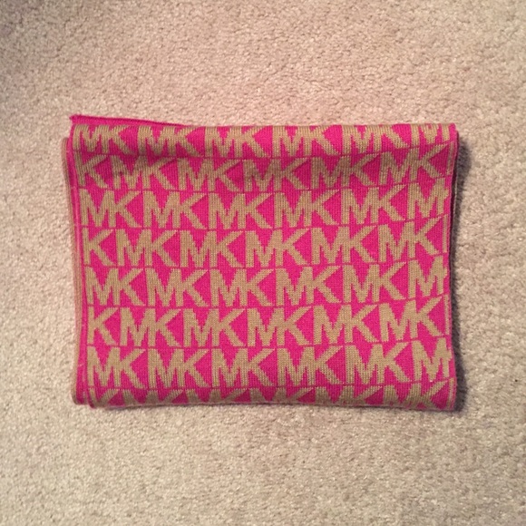 Michael Kors knit scarf