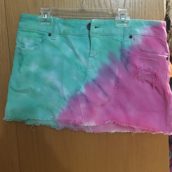 BDG tie dye Denim mini skirt size 8 - Picture 1 of 1