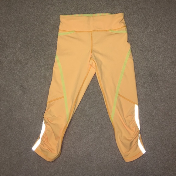 Lululemon running Capri - Picture 1 of 3