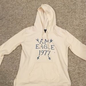 AE Sweatshirt Size M