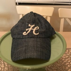 Tommy Hilfiger hat