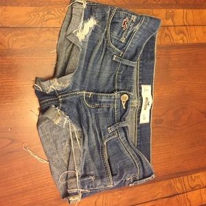 Size 0 Hollister shorts.