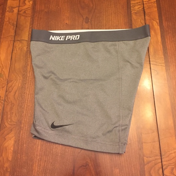 Grey size M Nike pro