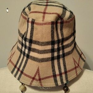 Burberry London Wool blend hat