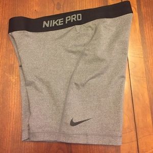 Grey size M Nike pros