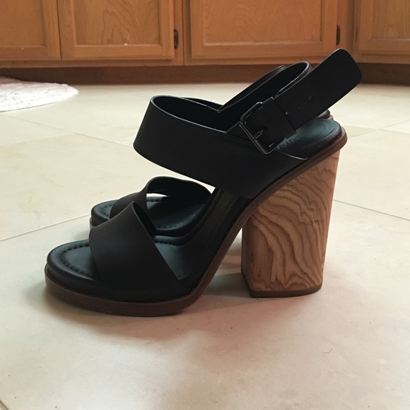 Vince sandals