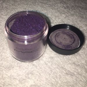 MAC Grape pigment, discontinued, like new.