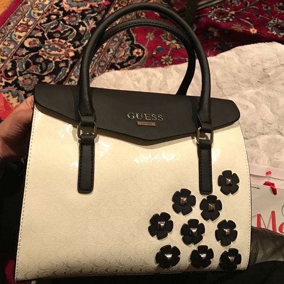 Guess purse