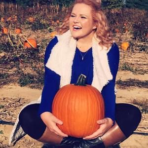 Meet your Posher, Becky