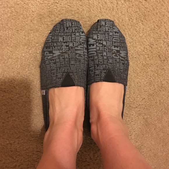 Carpe Diem TOMS