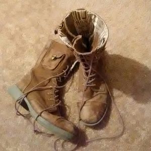 EUC ROXY TACTICAL BOOTS