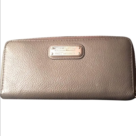 Marc by Marc Jacobs "New Q" Long Zipper Wallet
