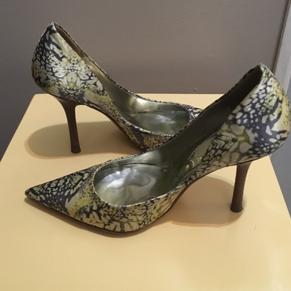 Patterned Pumps - image 2