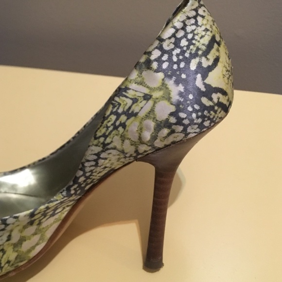 Patterned Pumps - image 3