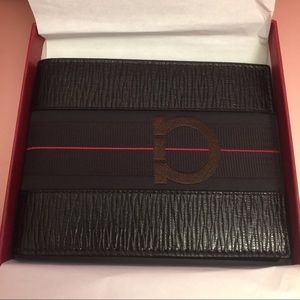 BNIB Salvatore Ferragamo men's wallet