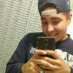 Meet your Posher, Lawrence