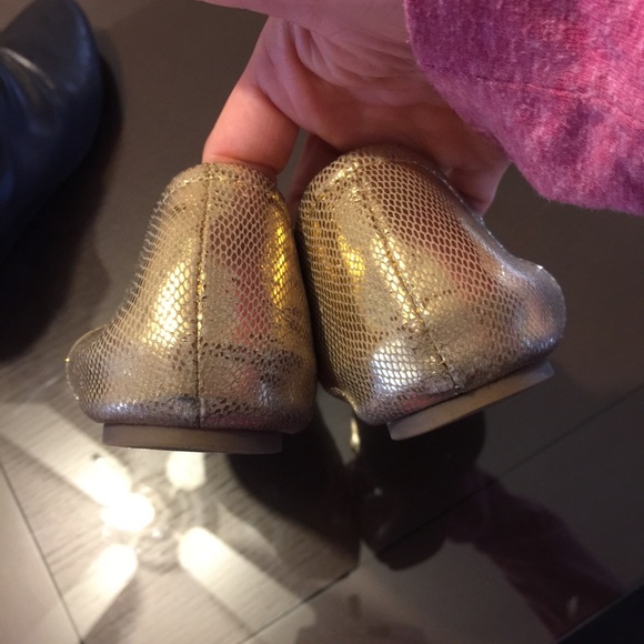 Mk gold flats size 7 - Picture 2 of 4