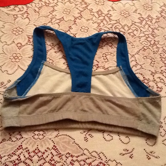 Workout top. - Picture 2 of 2