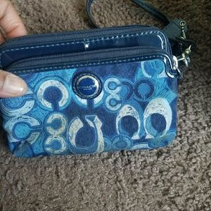 COACH POPPY DENIM BLUE DOUBLE ZIP WRISTLET WALLET