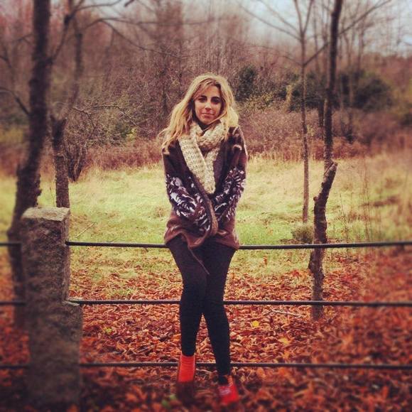 Meet your Posher, Jessica - Picture 3 of 14