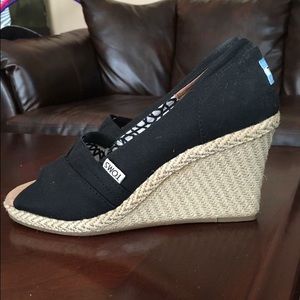 TOMS wedges