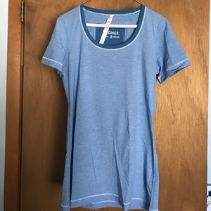 Lululemon Athletica Tee