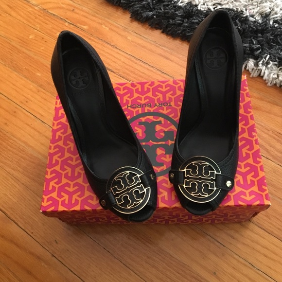Tory Burch Amanda wedges size 8.5