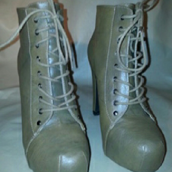 Ankle boots
