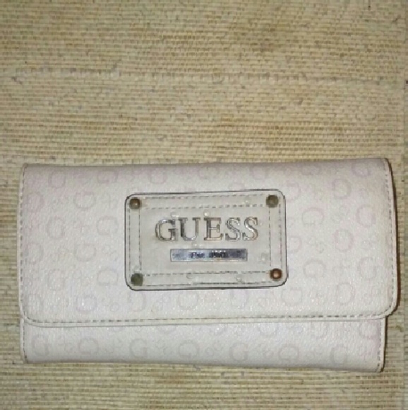 Guess Pinkish White Wallet