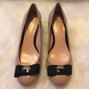 Nude Pumps