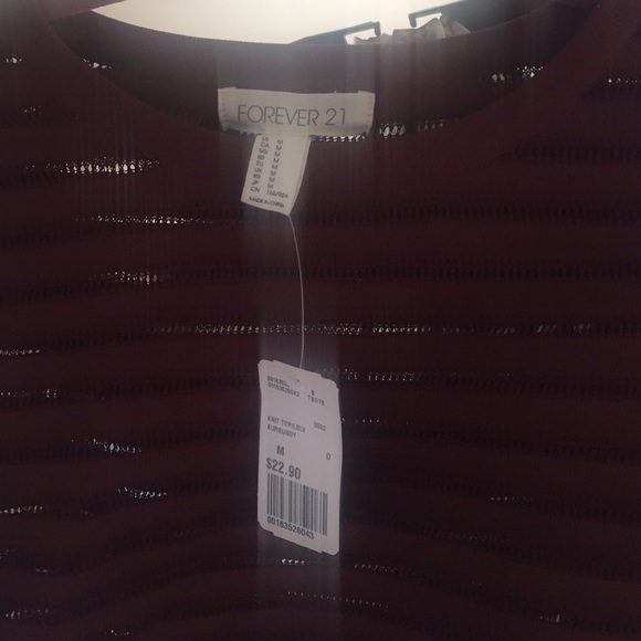 Cute long sleeve crop top! - Picture 2 of 2