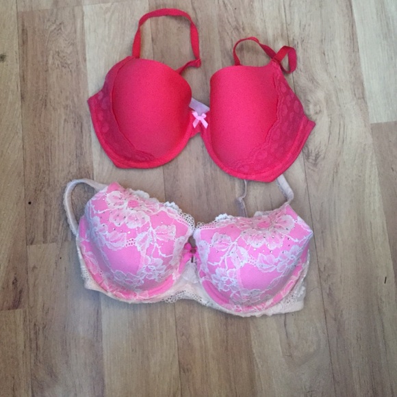 Bundle!! Of 34DD VS bra's