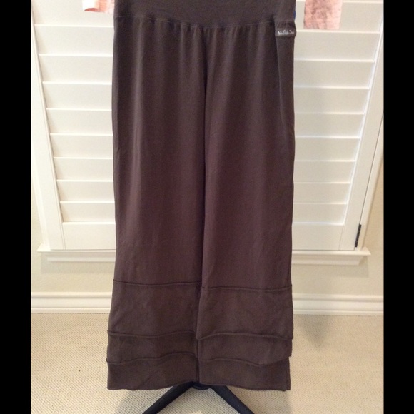 Long knit pants. - Picture 4 of 4