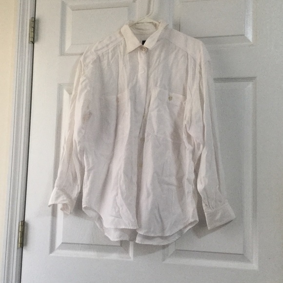 White button down shirt, with hidden buttons - Picture 1 of 3