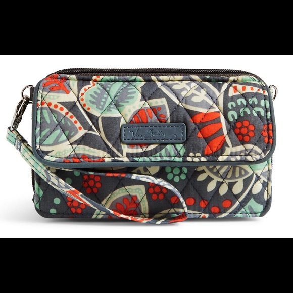 ISO: Vera Bradley Wristlet - Picture 1 of 1