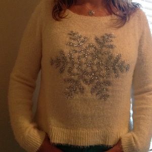 MUST Go, Lauren Conrad sweater, white/silver❄️