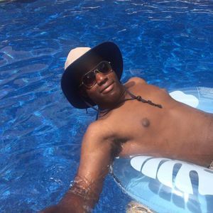 Meet your Posher, Adnane