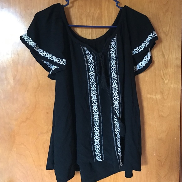 black short sleeve tie blouse