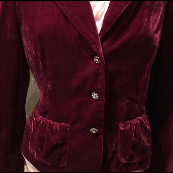 Beautiful deep red, velvet blazer!