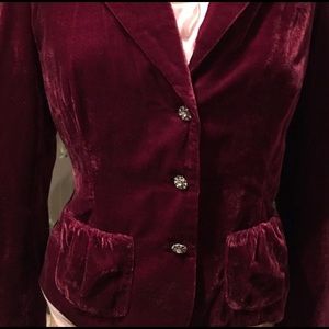 Beautiful deep red, velvet blazer!