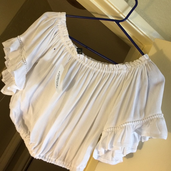 White top off the shoulder