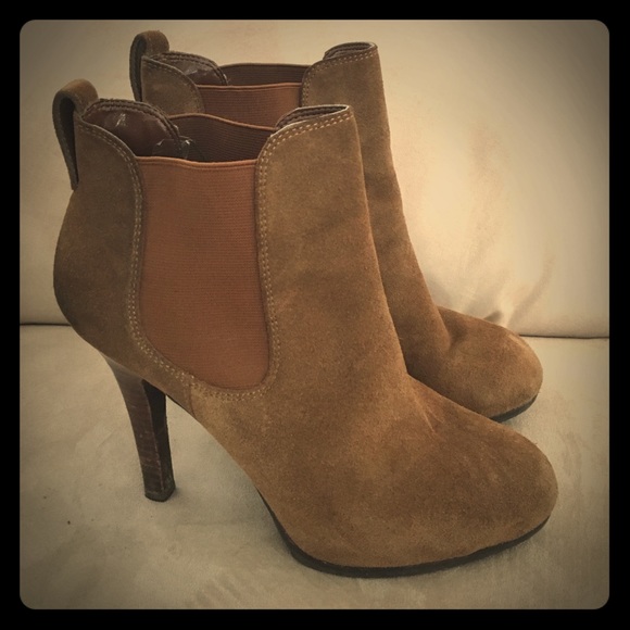 Jessica Simpson Ankle high brown suede boots