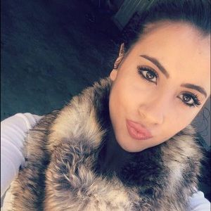 Meet your Posher, Aya