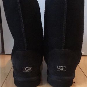 Black Short Uggs