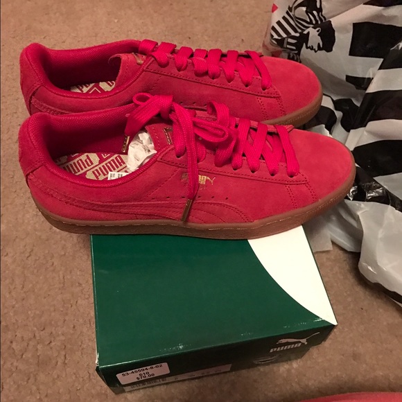 Brand New Red Puma Suede Classic Women - Picture 3 of 4