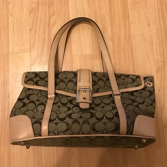 Authentic Coach purse (sunglass case included)