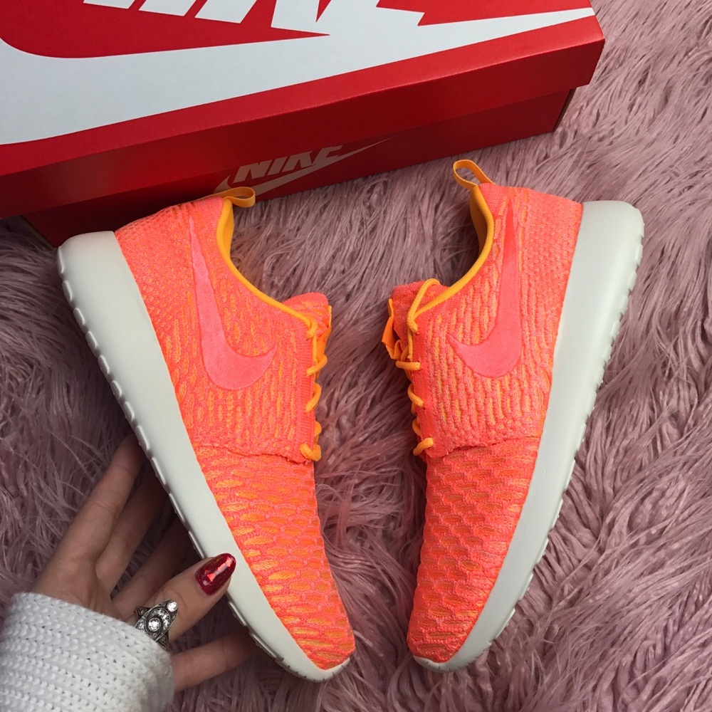 NWT Nike roshe one Flyknit - Picture 4 of 8